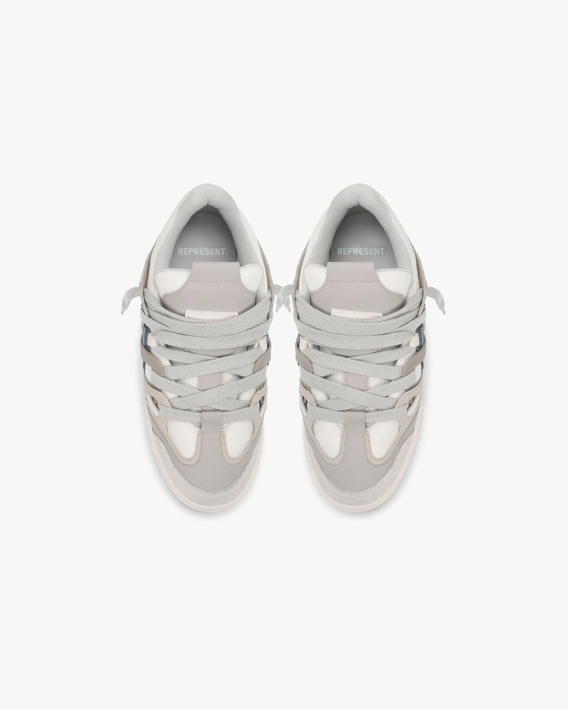 Represent Bully Sneaker -> Bully