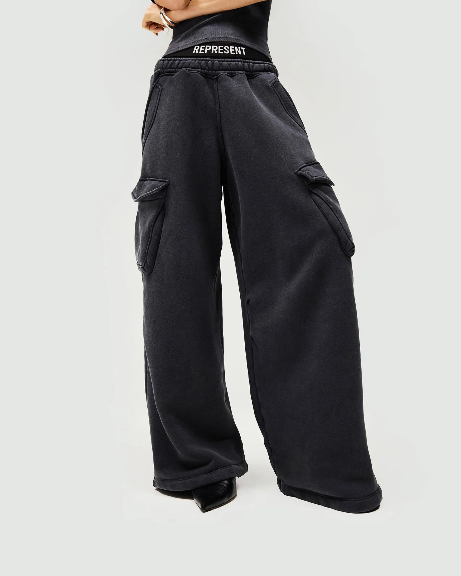 Represent Initial Cargo Jogger - Washed Black> Bottoms/Sweatpants