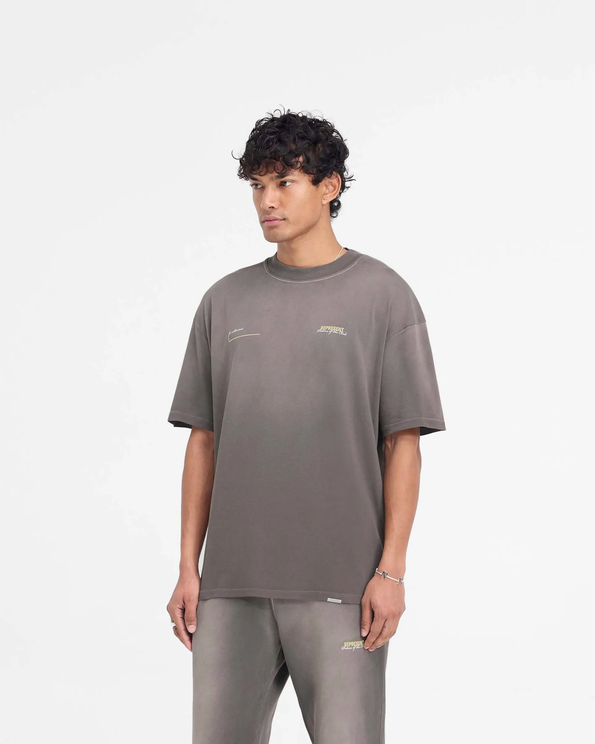 Represent Patron Of The Club T-Shirt - Washed Olive> T-Shirts