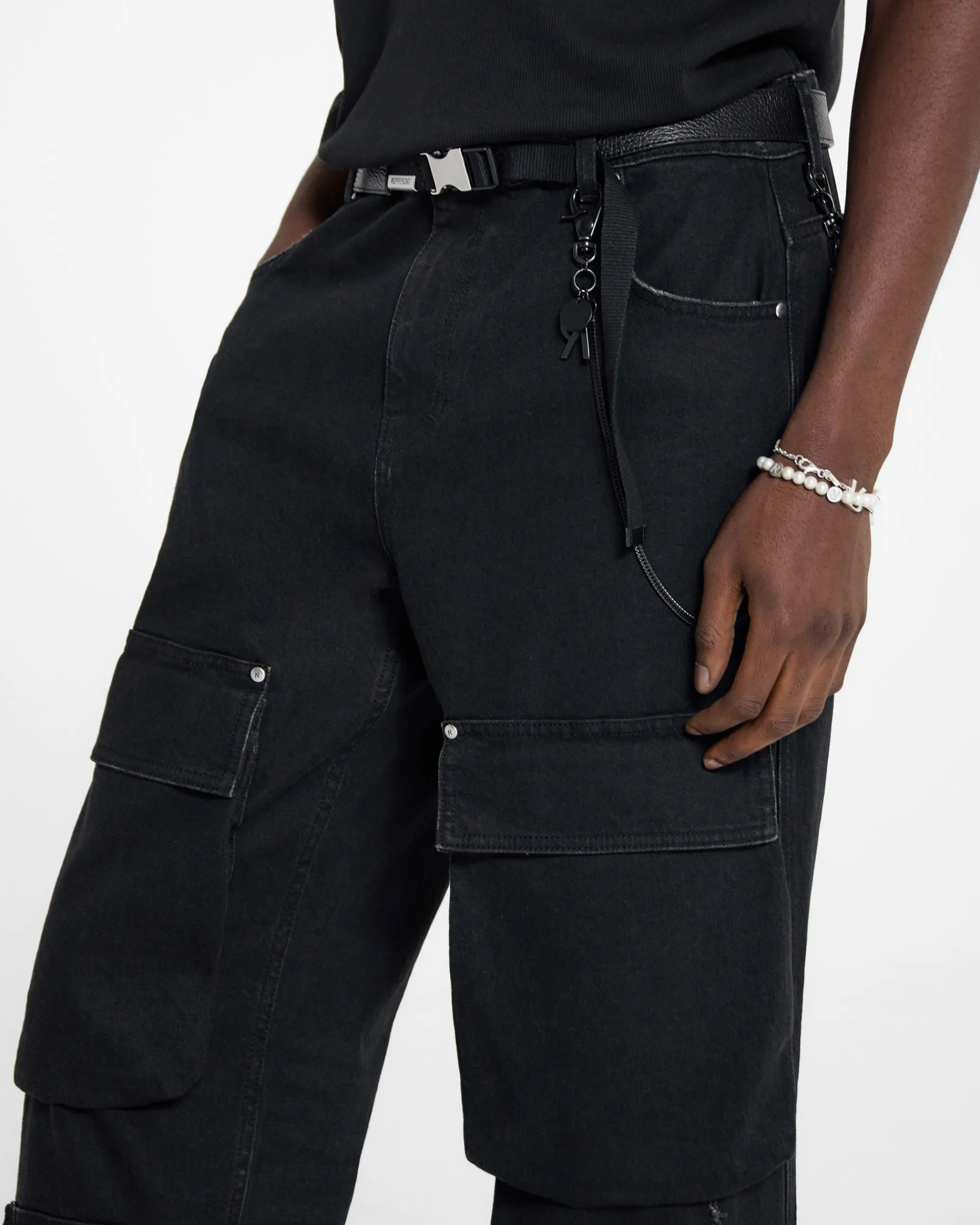Represent R3Ca Cargo Denim -> Denim