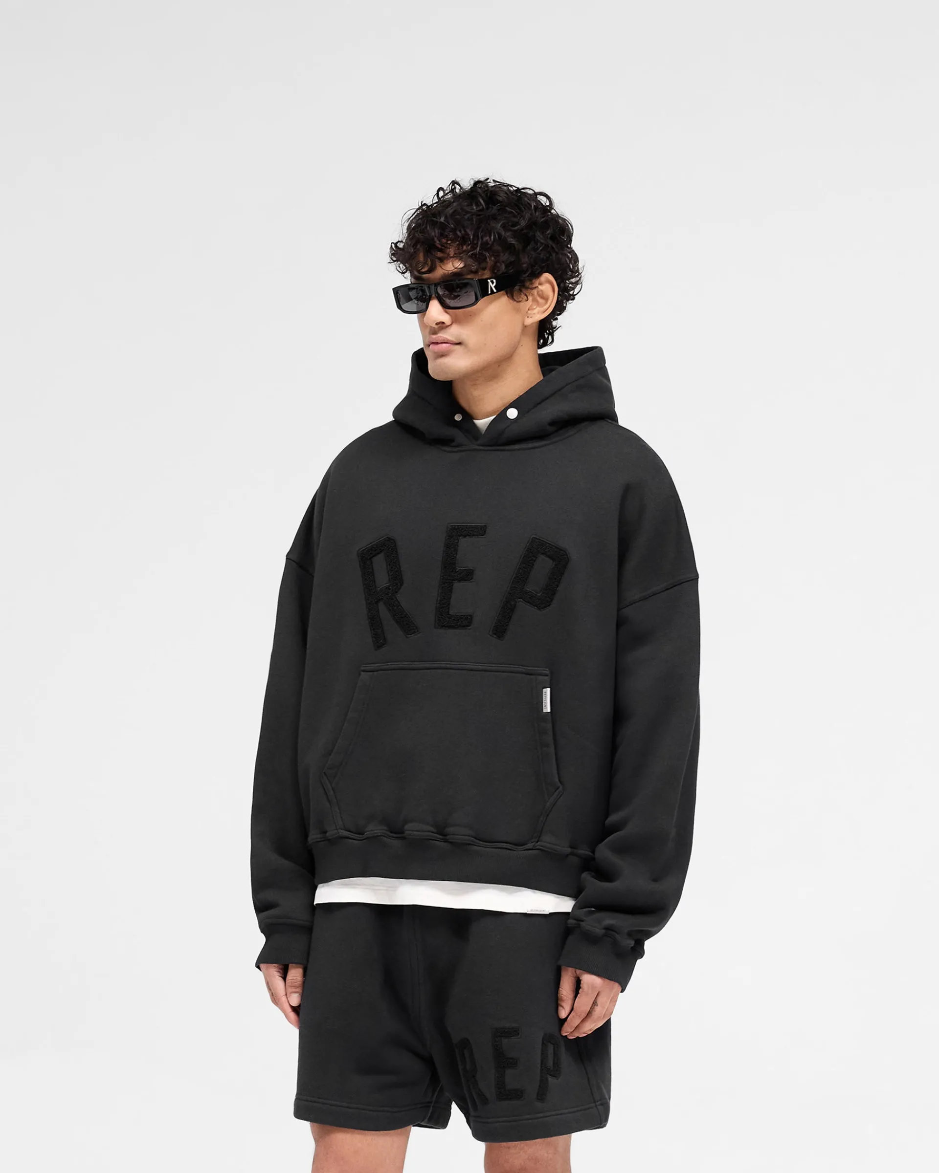 Represent Rep Applique Hoodie - Off Black> Hoodies