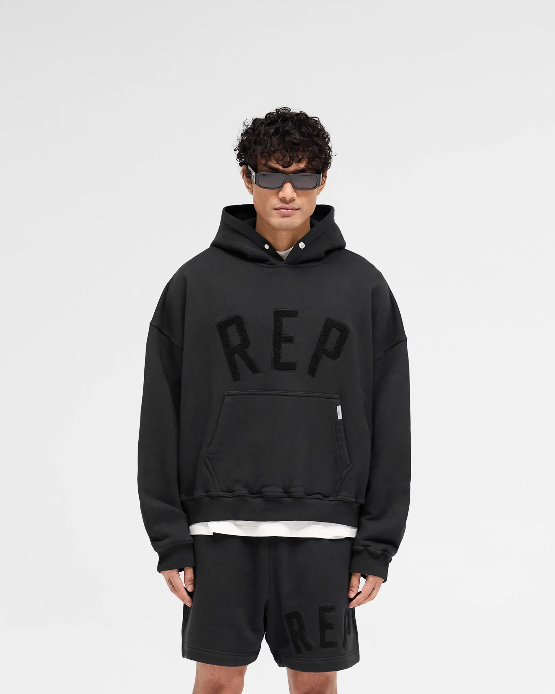 Represent Rep Applique Hoodie - Off Black> Hoodies
