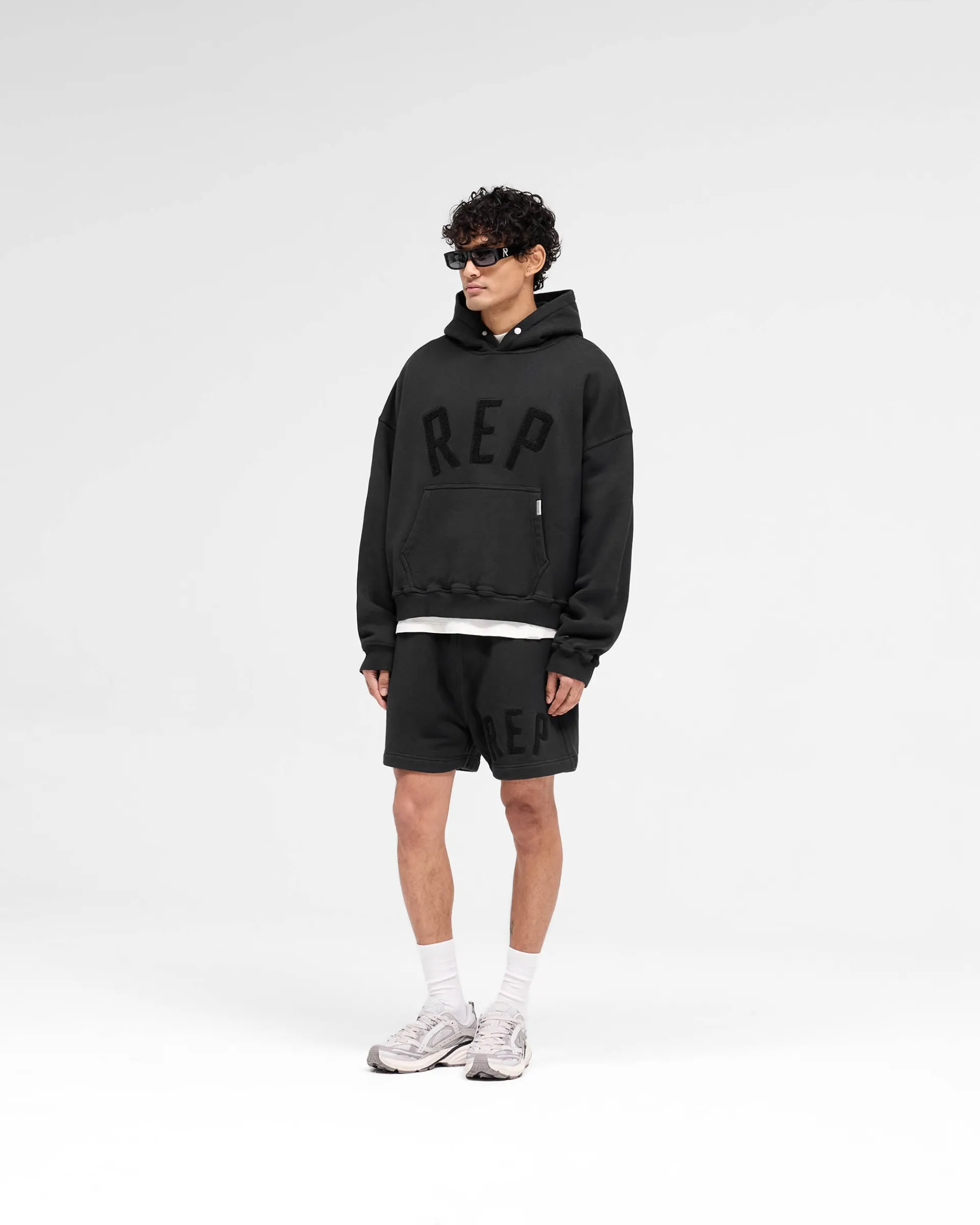Represent Rep Applique Hoodie - Off Black> Hoodies