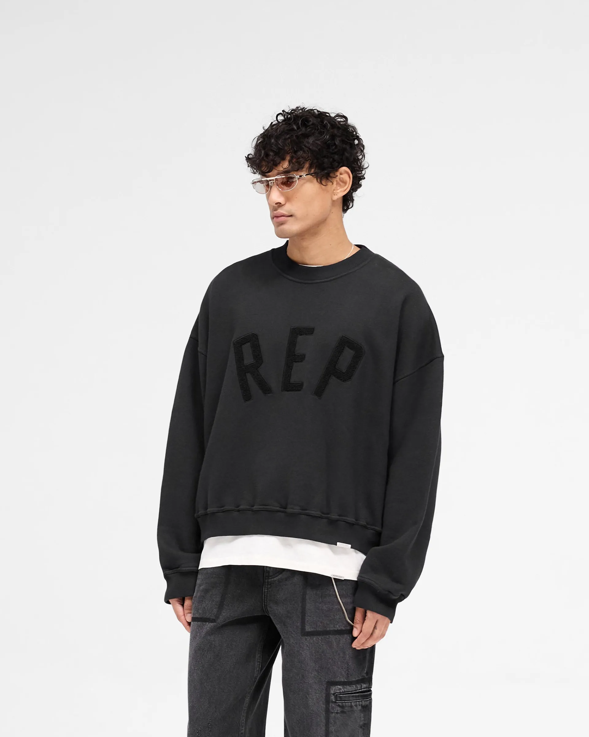 Represent Rep Applique Sweater - Off Black> Sweaters