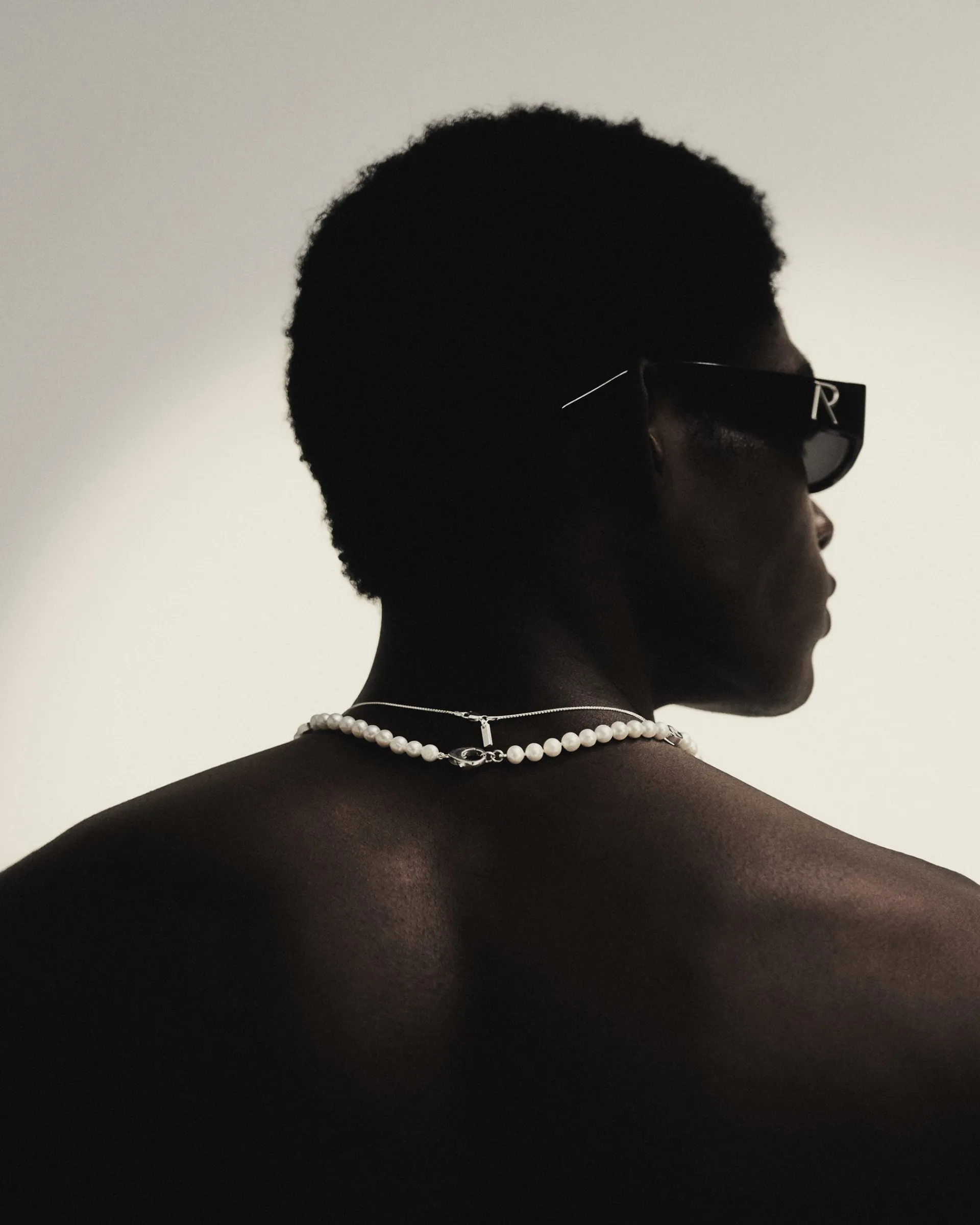 Represent Pearl Chain -> Jewellery