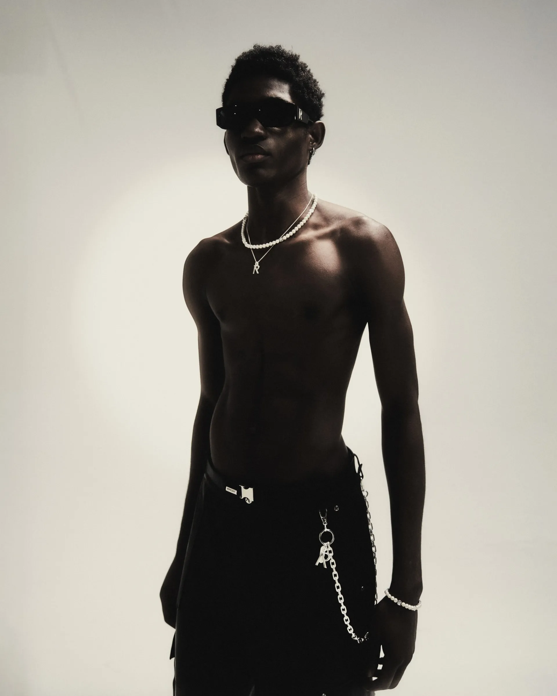 Represent Pearl Chain -> Jewellery