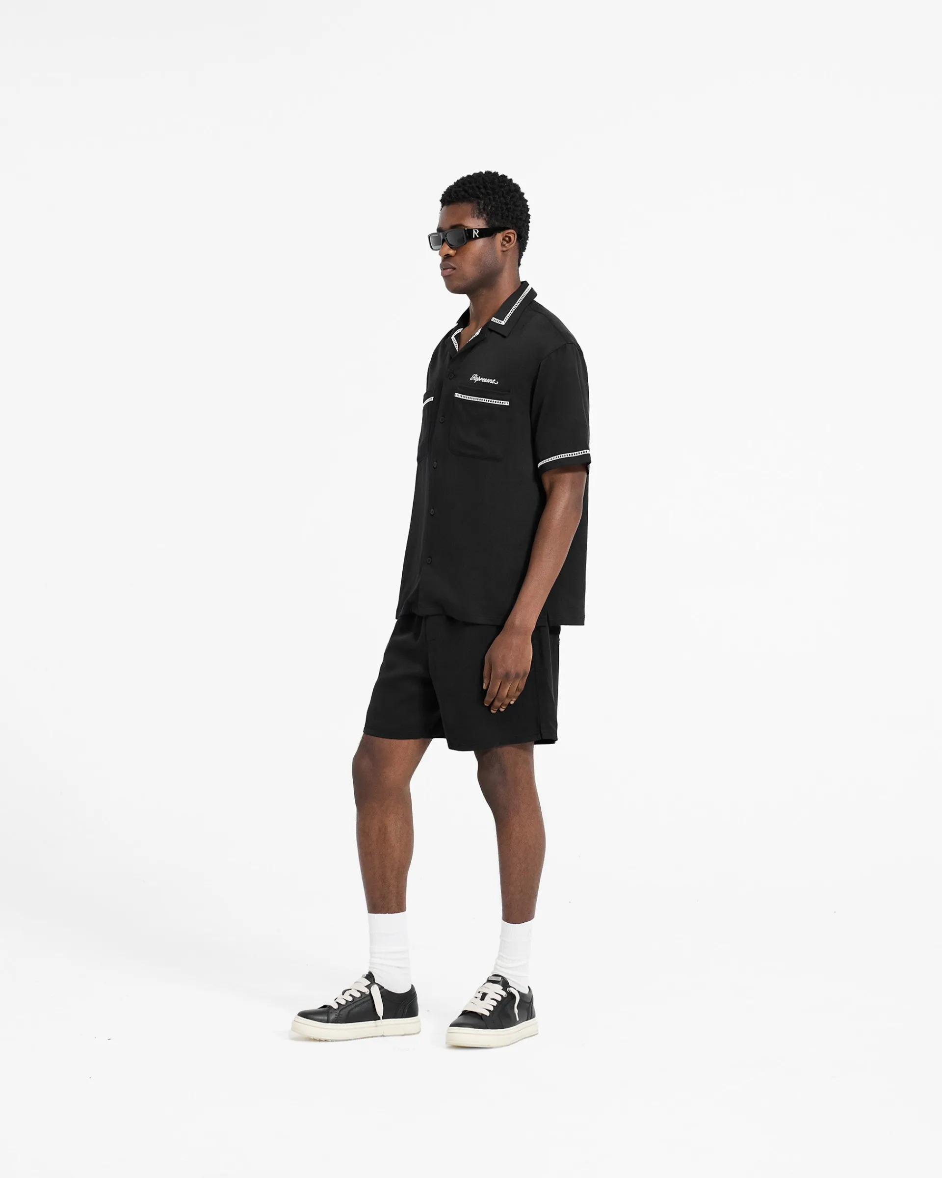 Represent Resort Shorts - Jet Black> Shorts